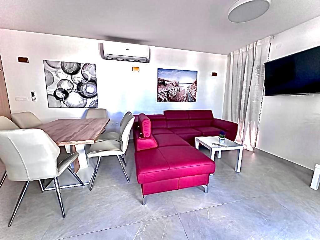 Luxury Apartments Marty Malinska Eksteriør bilde