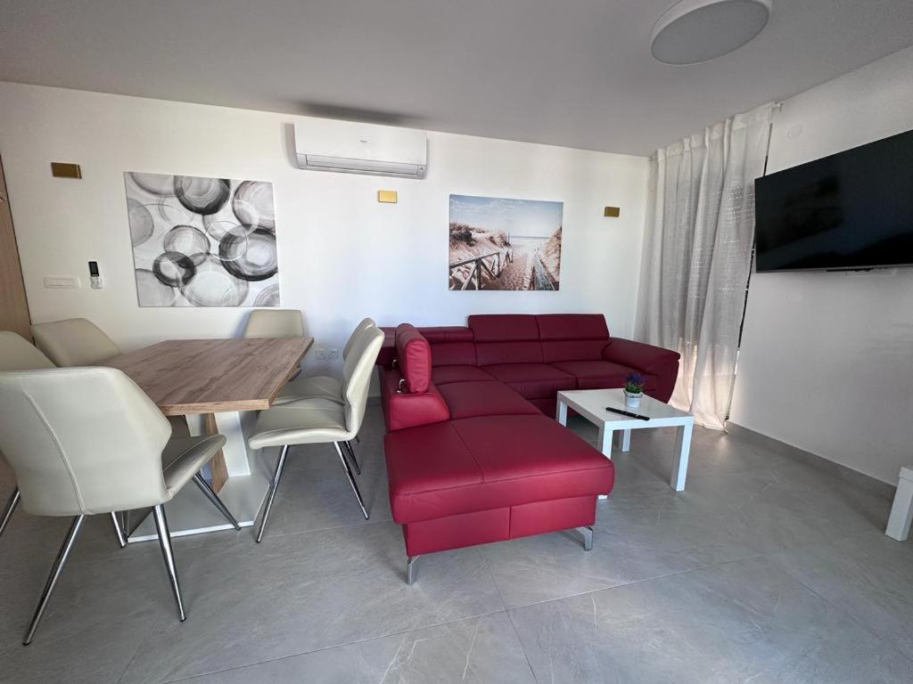 Luxury Apartments Marty Malinska Eksteriør bilde
